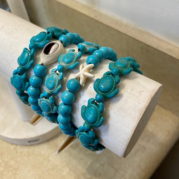 Sea Turtle Stretch Stacking Bracelet - Picture 2 of 4